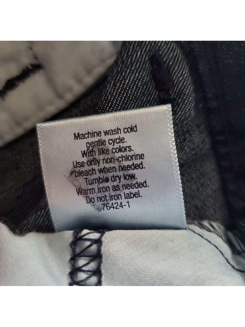 st. John's Bay Dark Wash Mid Rise Straight Leg Capri Pants Denim Jeans Size 12 - Picture 9 of 9